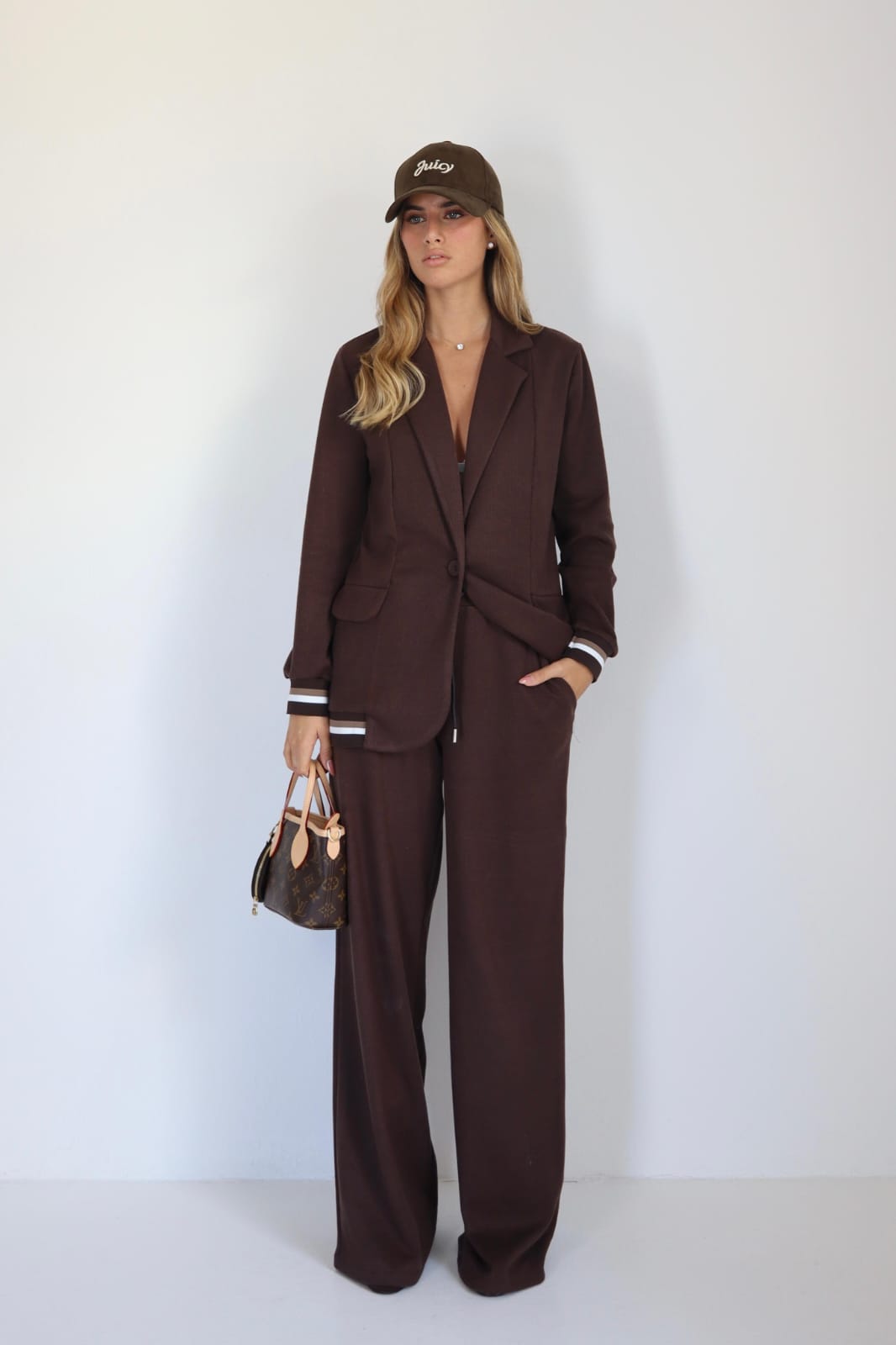 WhatsApp Image 2025-12-13 at 20.26.40