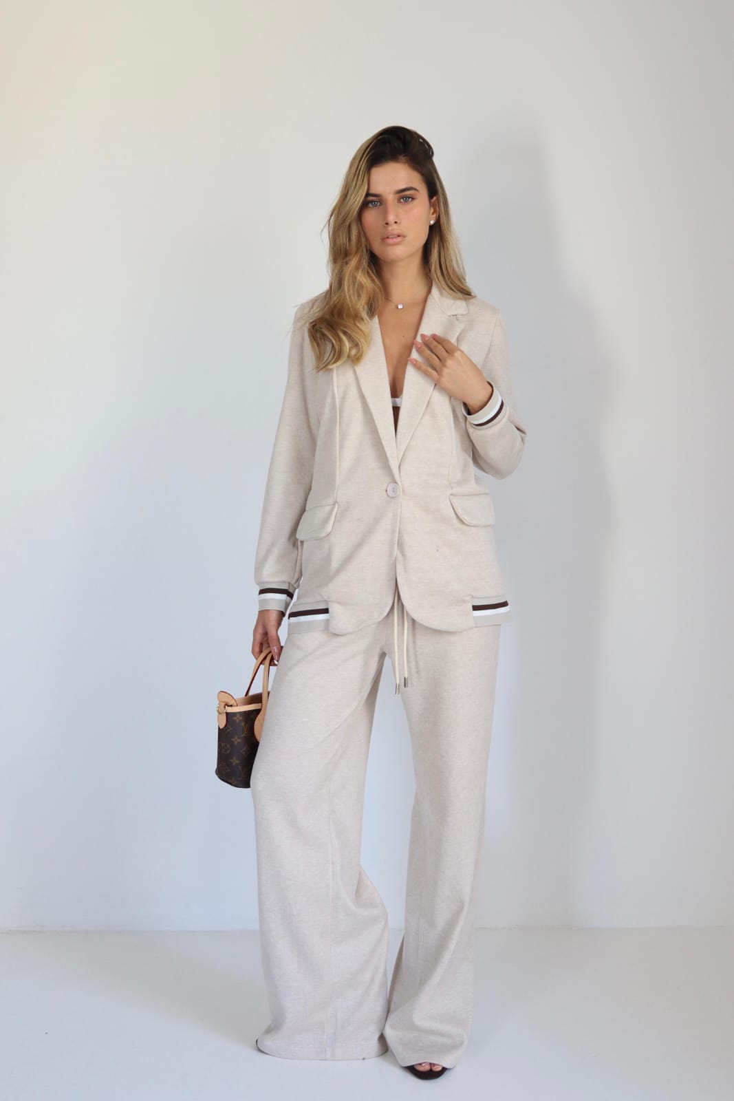 WhatsApp Image 2025-12-13 at 20.26.47 (1)